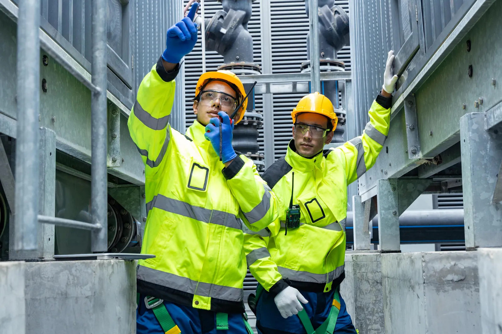 HV/MV technicians on-site at a data center